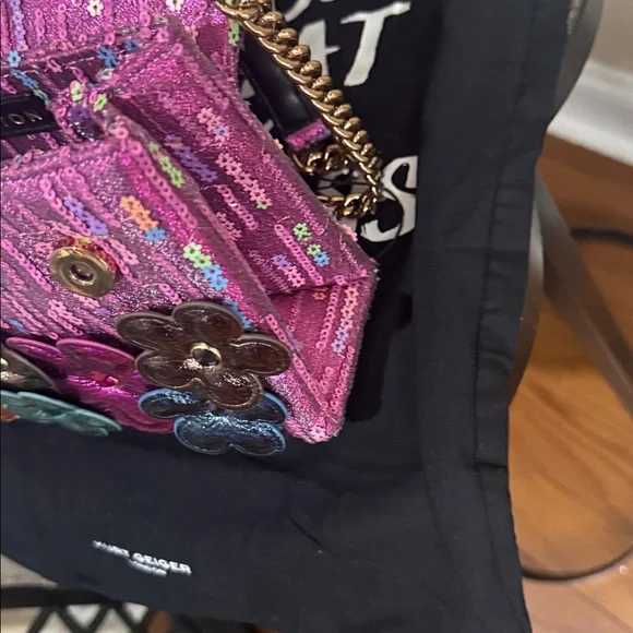 Kurt Geiger London Medium Kensington Daisy Convertible Shoulder Bag - Picture 16 of 16